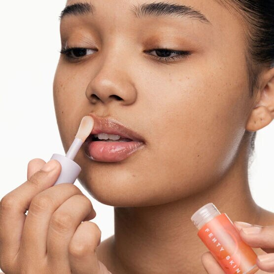 Óleo Labial Fenty Treatz Hydrating + Strengthening Lip Oil